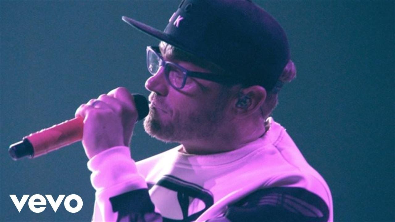 TobyMac – Move (Keep Walkin’) (Live)